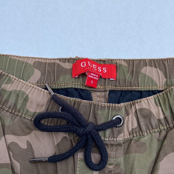 New GUESS Mens Camo Joggers - Picture 4 of 6